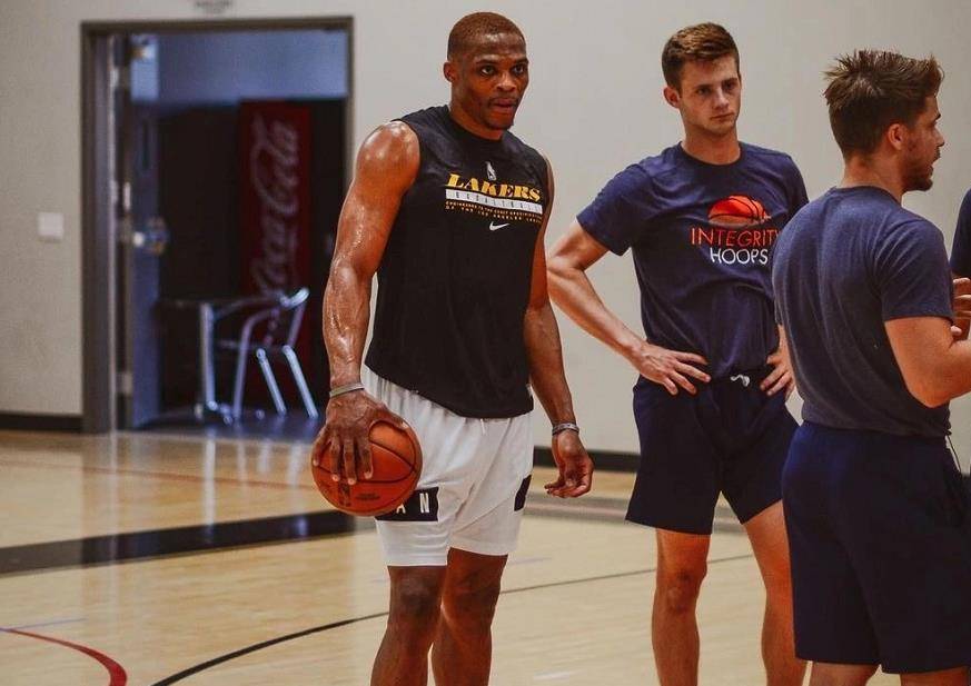 焦点不再是 焦点不再是